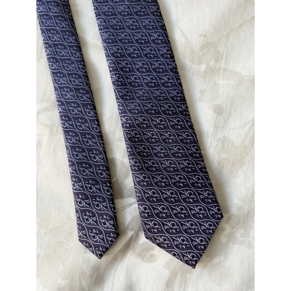 Le Chateau	Purple Geometric Woven Jacquard Skinny Tie Necktie EUC 58.5 x 2.625
